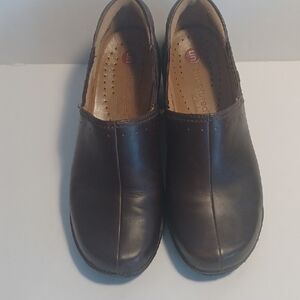 Clarks Unstructured Brown Leather Shoes Sz.9.5M.   Slight Scratches.  See Pics